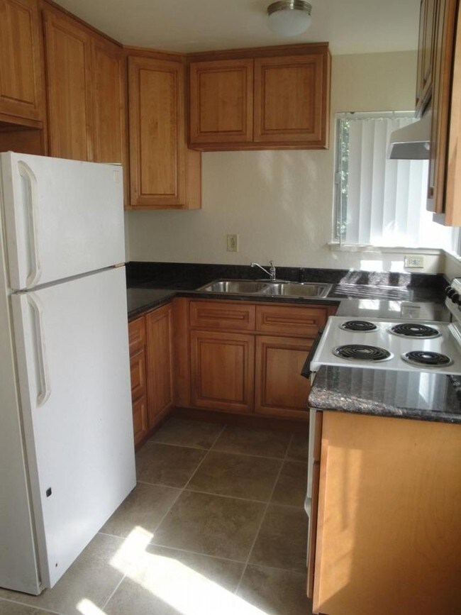 Building Photo - Santa Clara 2 Bedroom Apartment