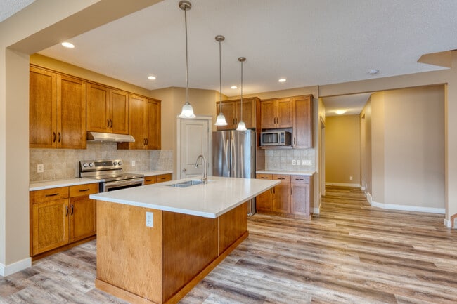 Building Photo - 11 Everoak Bay SW