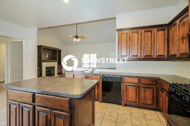 Foto del edificio - 3 Bedroom Pet-Friendly Home in Choctaw, OK with Main Street Renewal