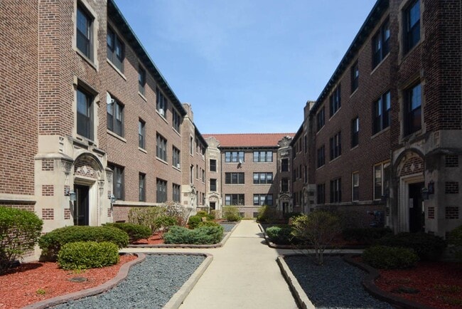 Building Photo - 1314 Oak Ave