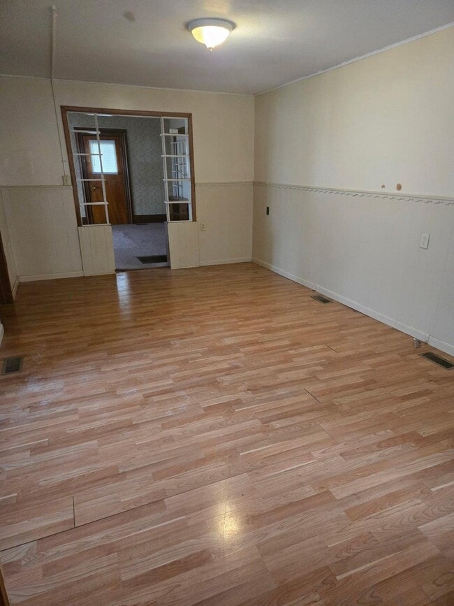 Building Photo - 40 Norwood Ave