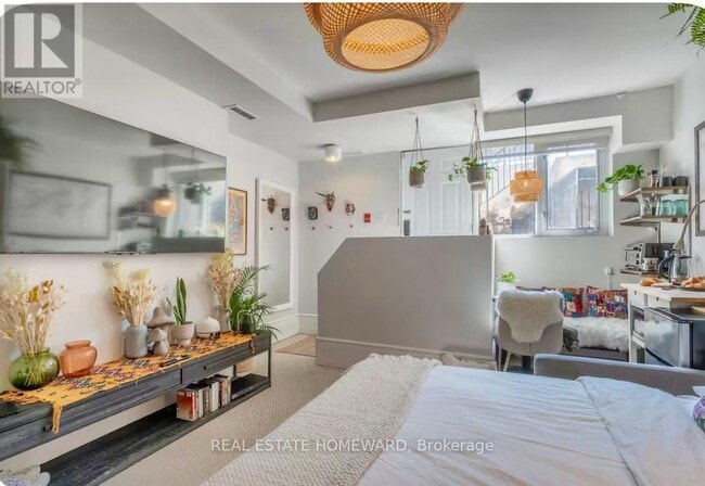 Building Photo - 336 Davenport Rd