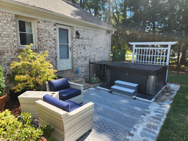 Building Photo - 1400 Pine Bark Dr