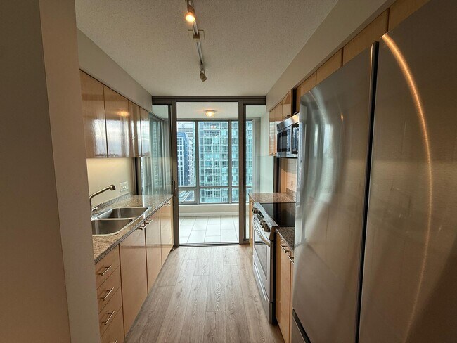 Photo du bâtiment - 1288 W Georgia St