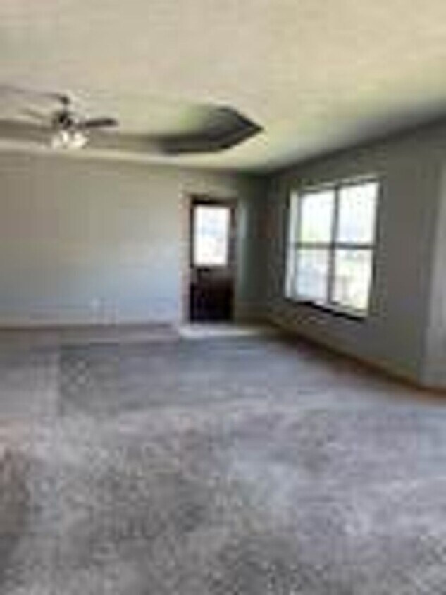Foto principal - DUPLEX! 2 Bedroom 2 bathroom!