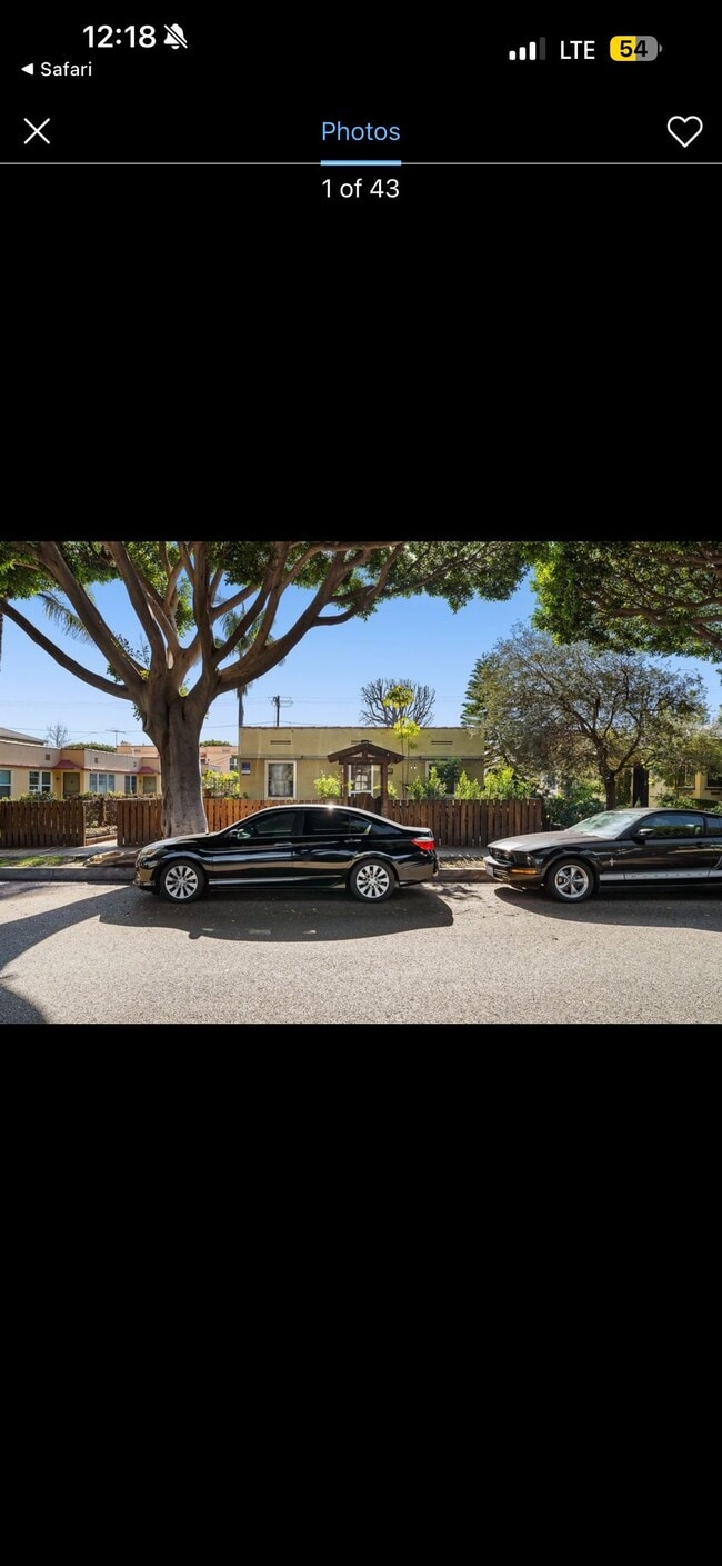 Building Photo - 2450 Oak St
