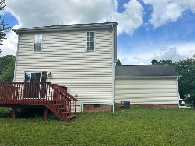 Building Photo - 3 Bedroom | 2.5 Bathroom Raleigh Home with...