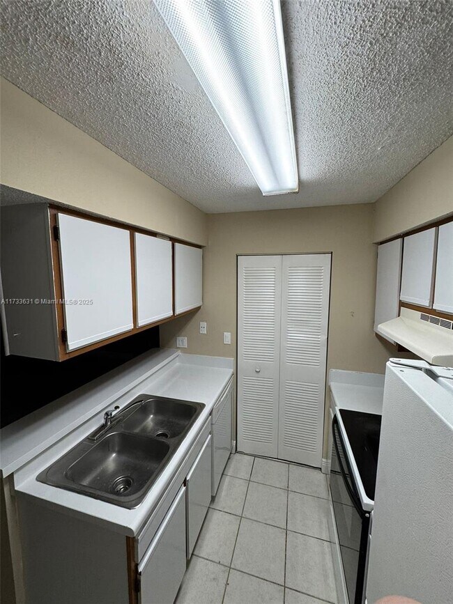 Foto del edificio - 1225 SW 46th Ave