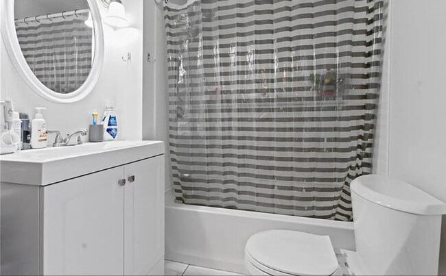 Bathroom - 171 Leonard Ave