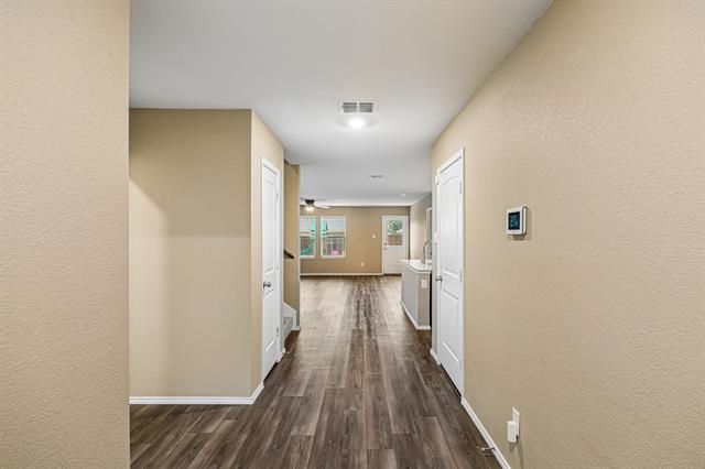 Foto del edificio - 1605 Fields View Dr
