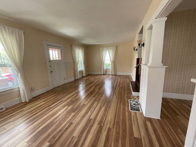 Foto del edificio - 2 br, 2 bath House - 447 Ash St