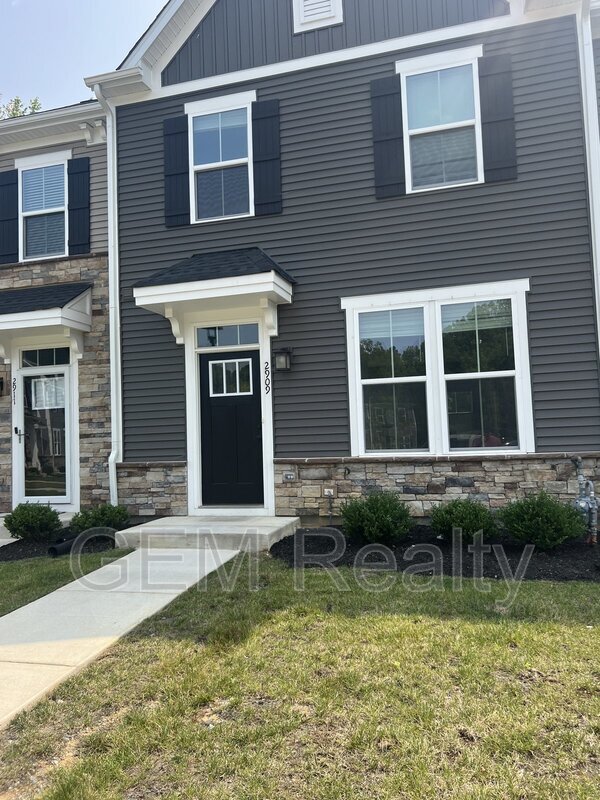 Building Photo - 2909 Grv Pt Cir