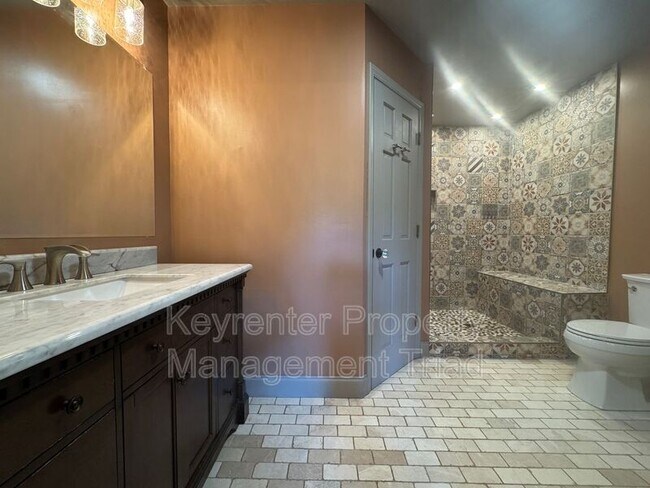 Foto del edificio - 7472 Middlestream Rd
