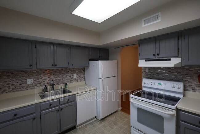 Building Photo - 1626 Heritage Hill Dr