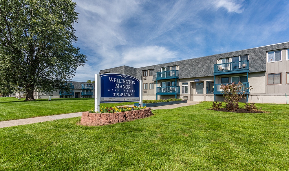 Wellington Manor Apartments in Liverpool, NY