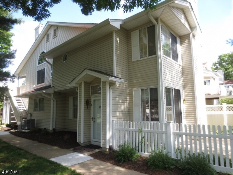 9 Evans Ct, Bedminster, NJ 07921 Townhome Rentals in Bedminster NJ