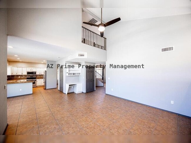 Foto del edificio - 868 W Tremaine Ave
