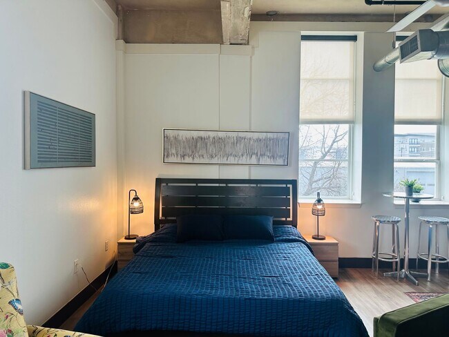 Foto del edificio - Studio Unit Available
