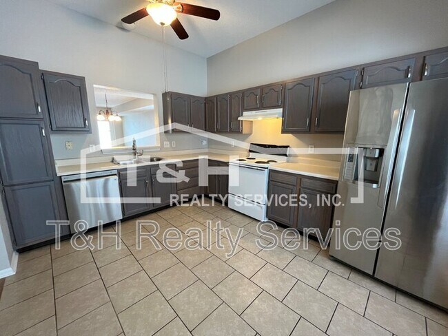 Building Photo - 10896 Riverwood Blvd