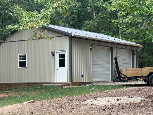 Building Photo - 347 Colemans Mill Rd