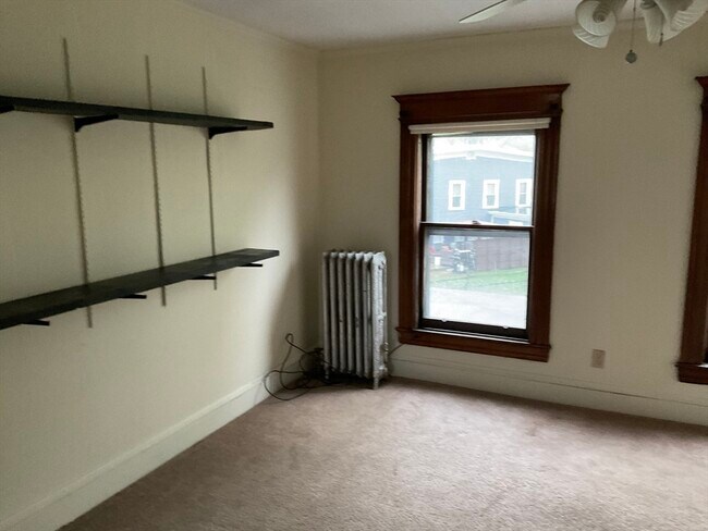 Building Photo - 39 Sugarloaf St
