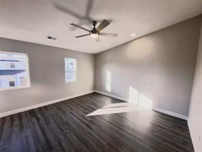 Photo - 3 bedroom, 2 1/2 bath, 1 car townhome $1750.00