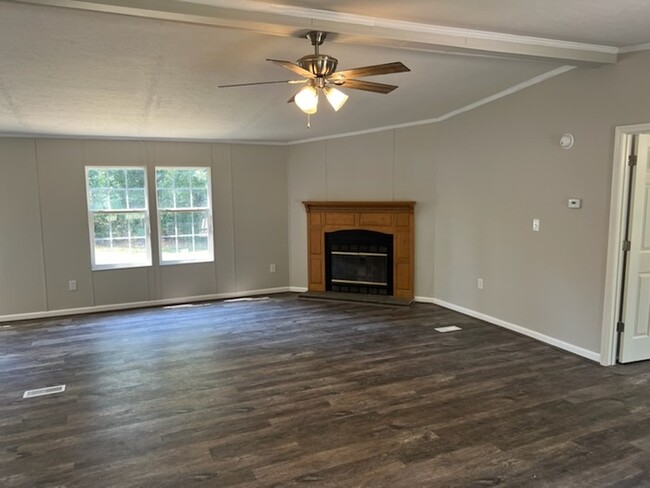 Building Photo - 1 Harlee Ln