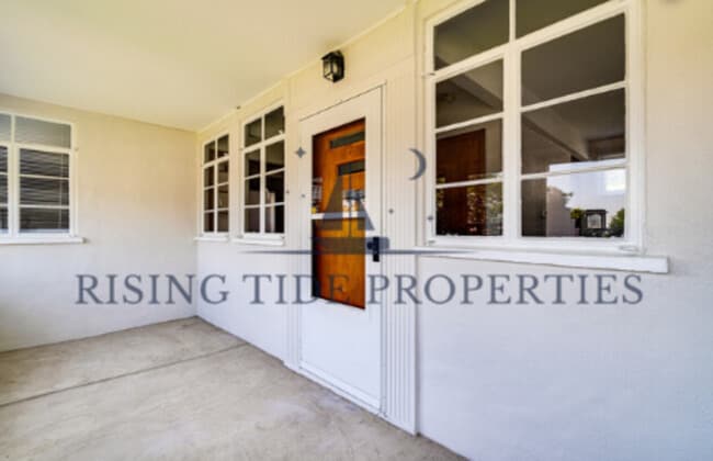 Building Photo - 2500 Marimont Dr