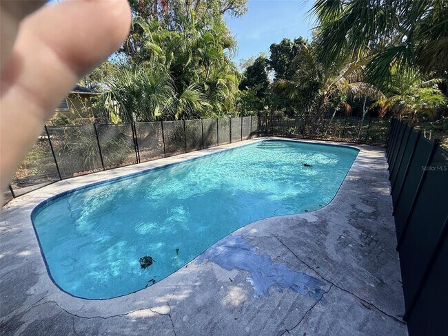 Foto del edificio - 1400 Alhambra Way S