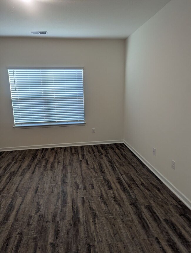 Foto del edificio - Brand new 3 bed/2 bath home with garage