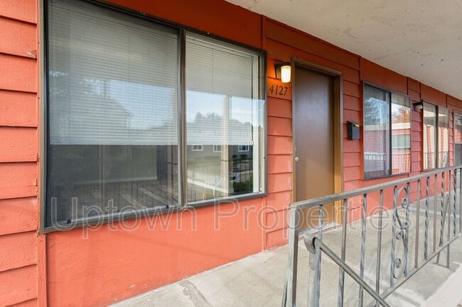 Building Photo - 4127 SE 28th Ave