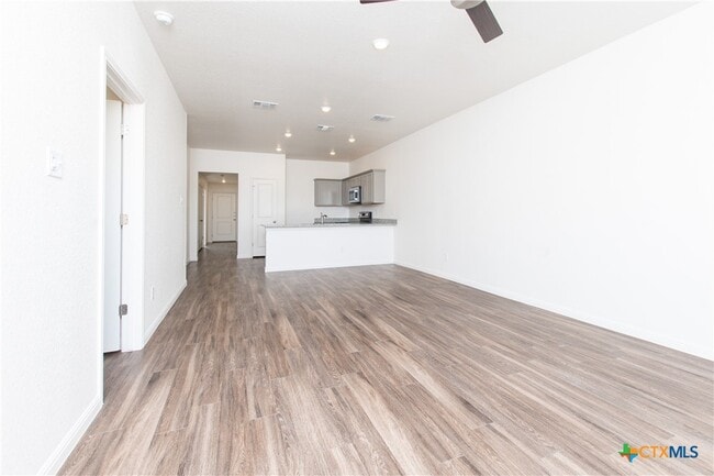 Building Photo - 5815 Betty Lou Dr