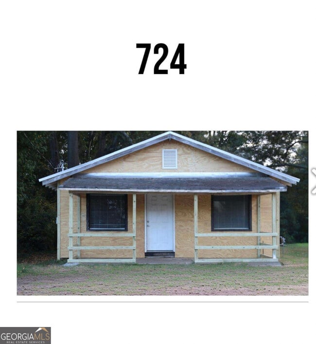 Building Photo - 724 Searcy Ave