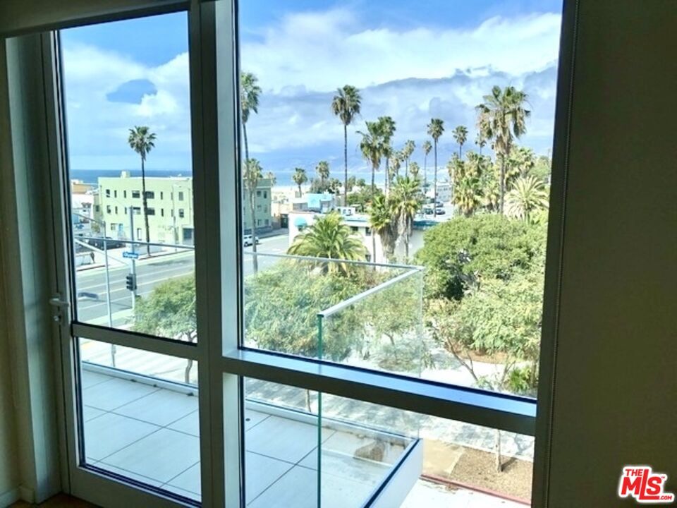 Foto principal - 1705 Ocean Ave