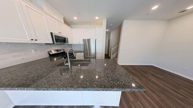 Foto del edificio - 24122 Tuscany Ave