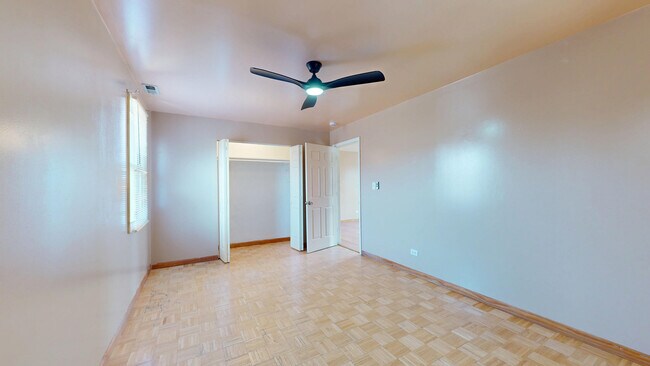 Foto del edificio - 5242 W Roscoe St