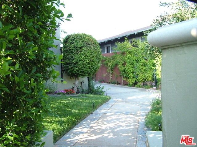 Foto del edificio - 4337 Kingswell Ave