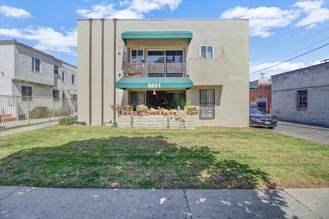Foto del edificio - 8821 Alcott St