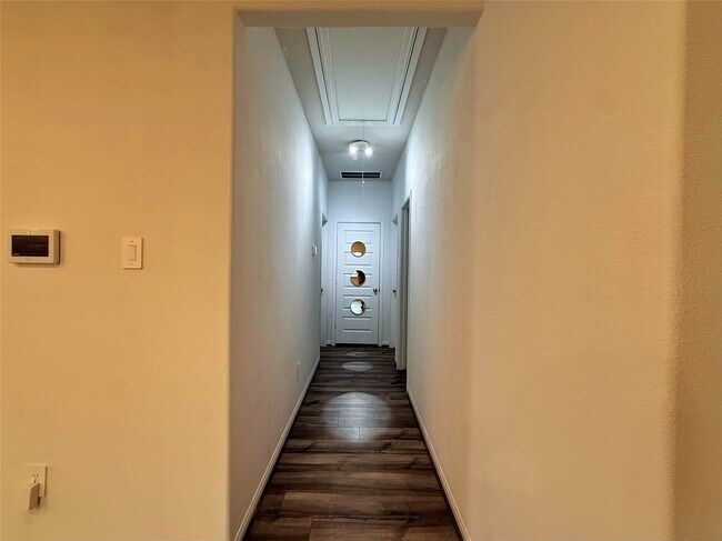 Foto del edificio - 3914 Dry Creek Dr