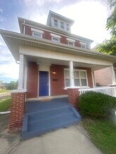 Building Photo - 1036 Oakwood Ave