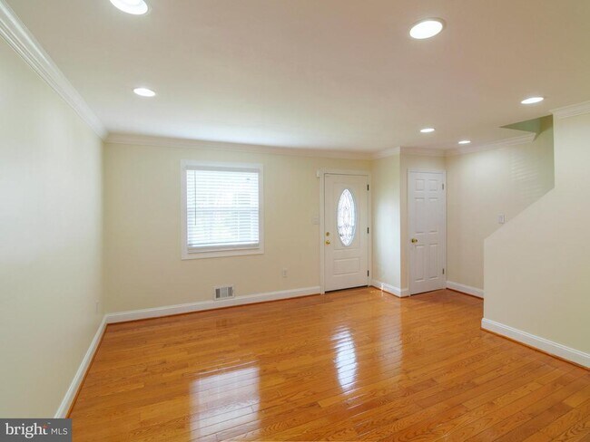 Foto del edificio - 3075 Sunset Ln