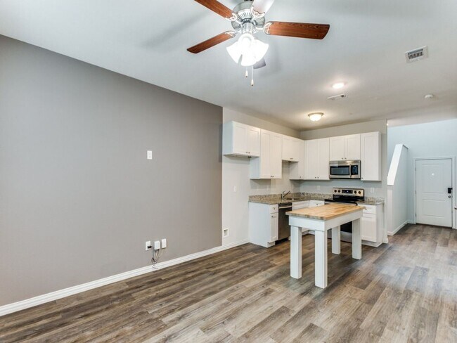 Foto del edificio - 3419 Heritage Ln