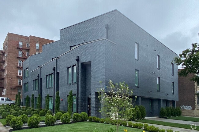 Building Photo - 271 McDonald Ave