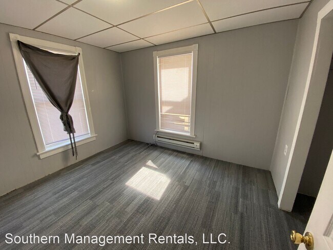 Foto del edificio - 2 br, 1 bath House - 216 N Franklin St Front