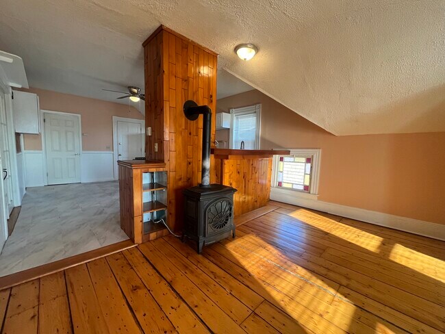 Building Photo - 54 Barton St