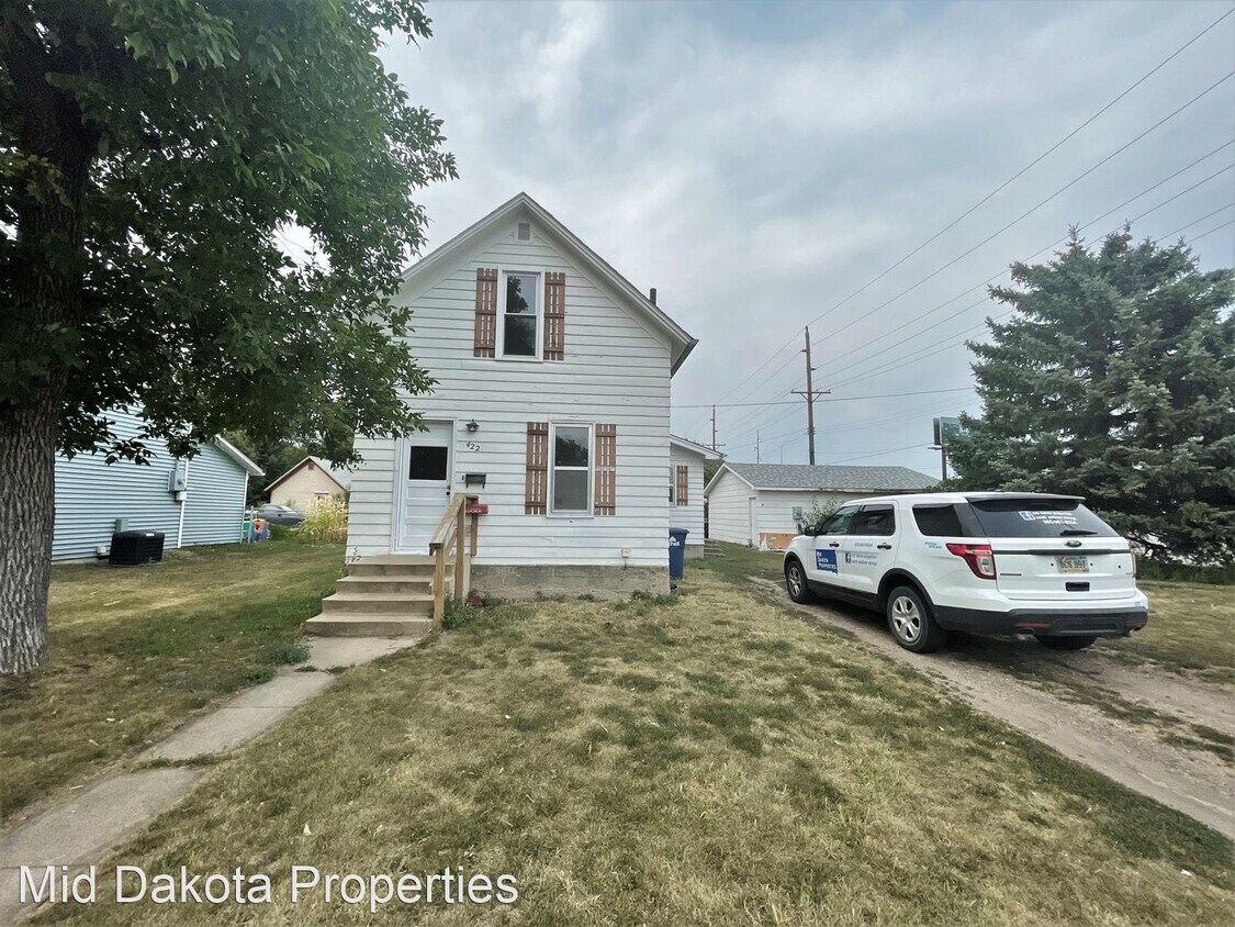 4 br, 1.5 bath House 422 W Birch House Rental in Mitchell, SD