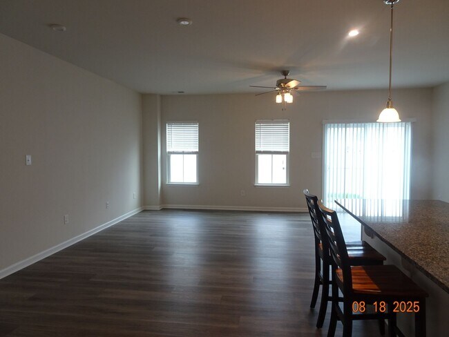 Foto del edificio - 3 Bedrooms, 2.5 Bathrooms Townhouse Rental
