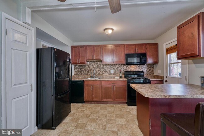 Building Photo - 8524 Gradien Dr