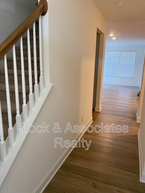 Foto del edificio - 1241 Sidney Crk Dr