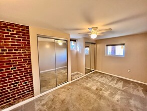 Building Photo - 1730 Lang Pl NE